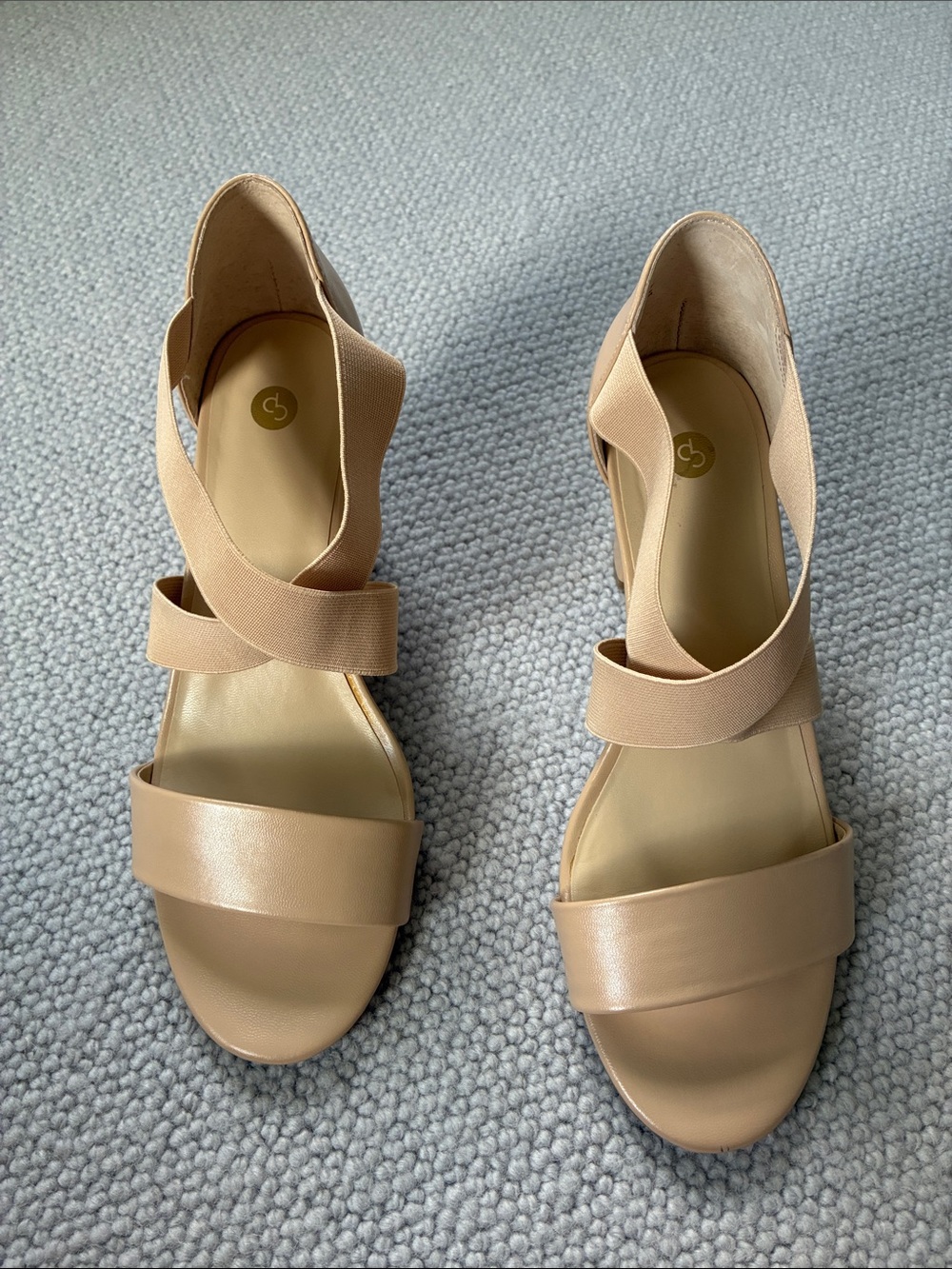 Beautiful Nude Block Heel Sandals with Elastic Straps, Size 8 - Picture 8 of 11